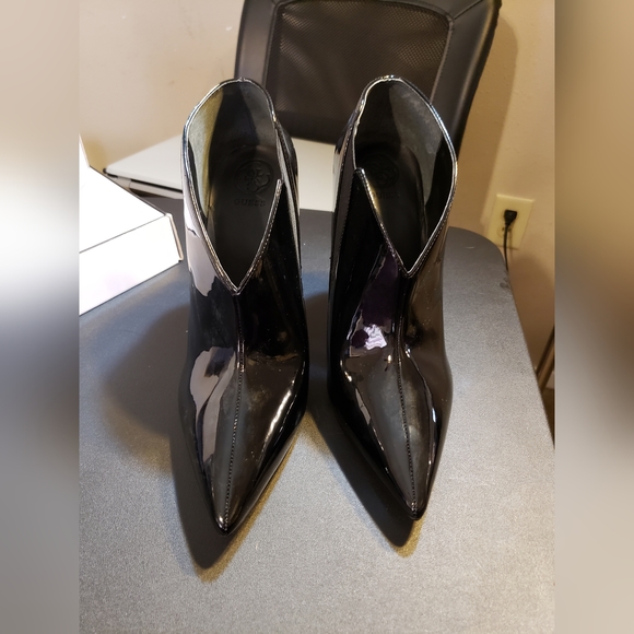 Black Pointed to patent Bootie - Picture 3 of 7